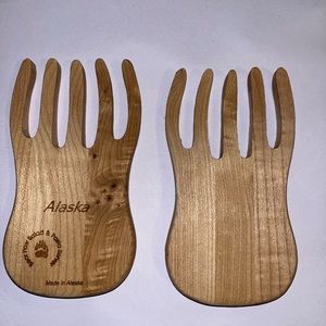 alaska bear paw salad and pasta server